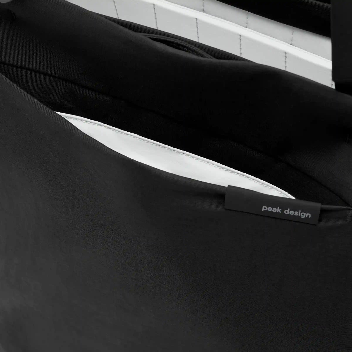 City Tote | 15L | Black