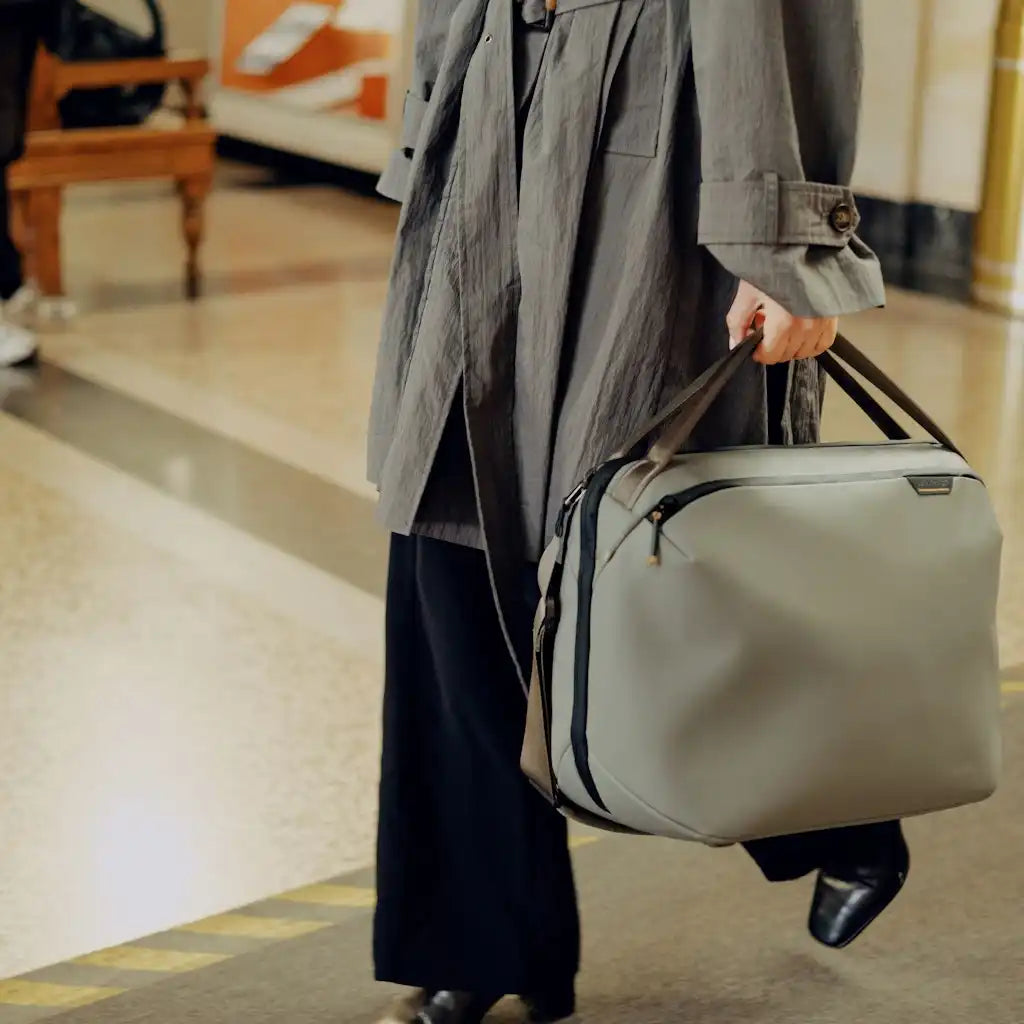 Travel Weekender | 25L | Stone