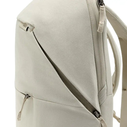 City Backpack | 22L | Moon