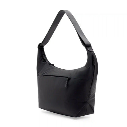 City Crescent | 12L | Black
