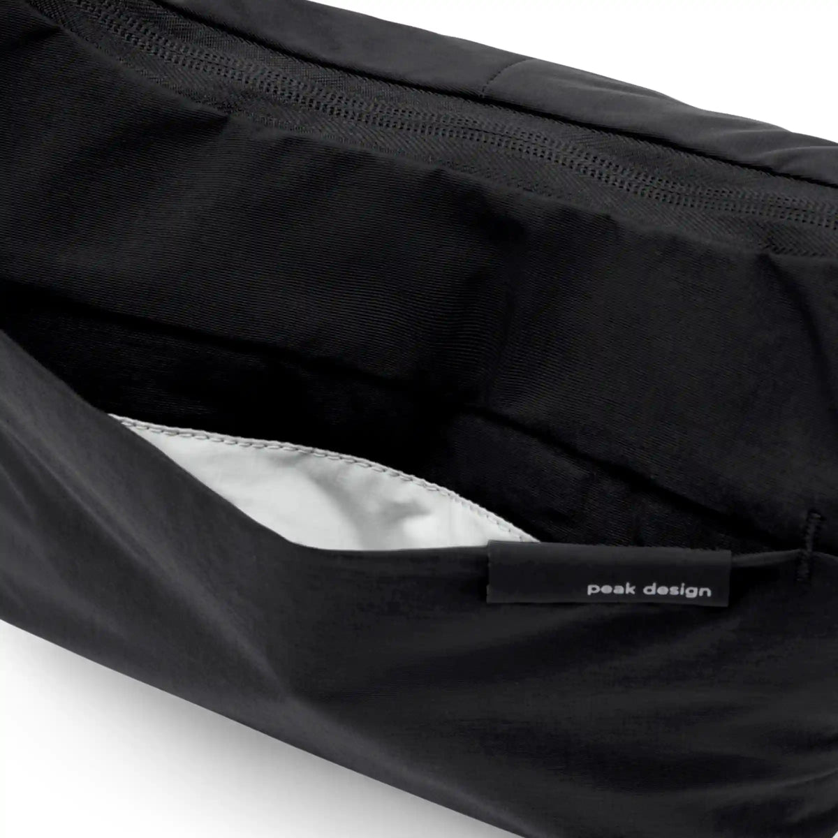 City Crescent | 6L | Black