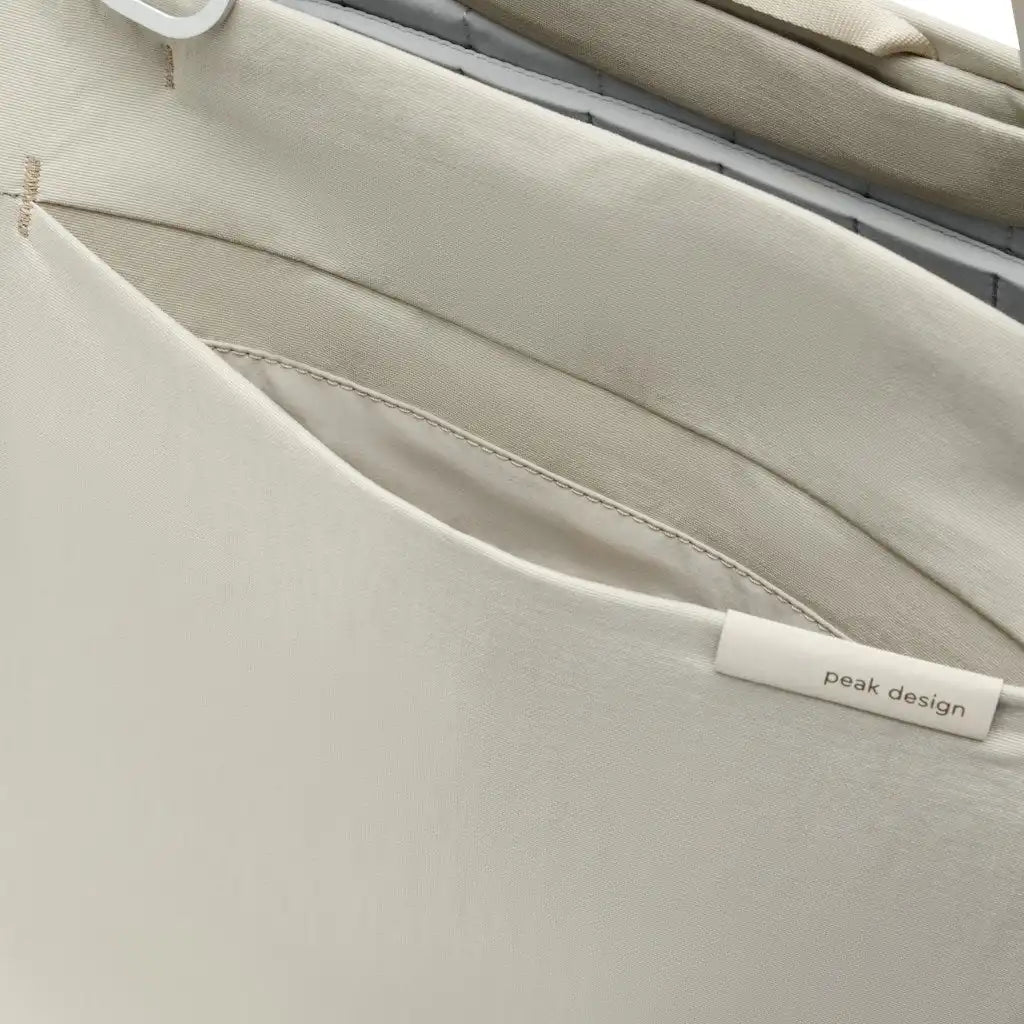 City Tote | 15L | Moon