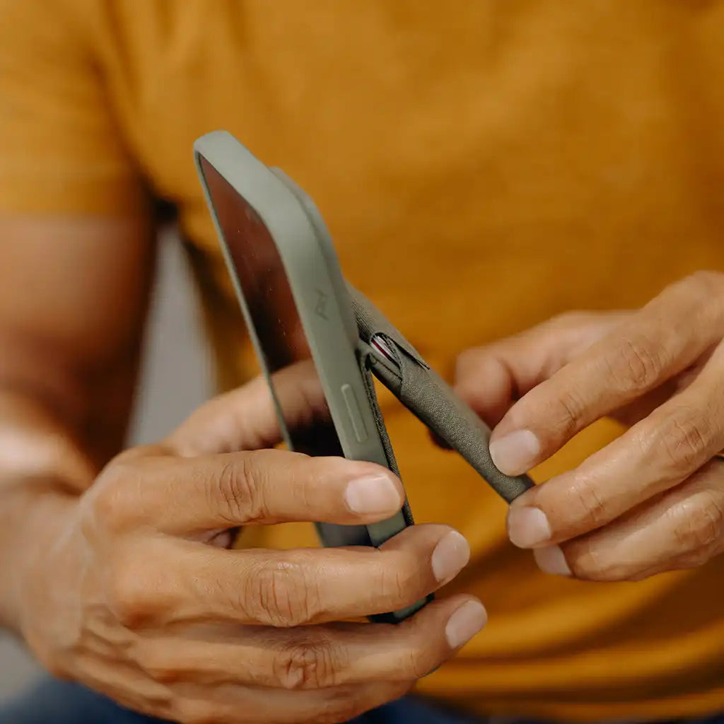Mobile Wallet | Stand Wallet | Redwood | Fabric