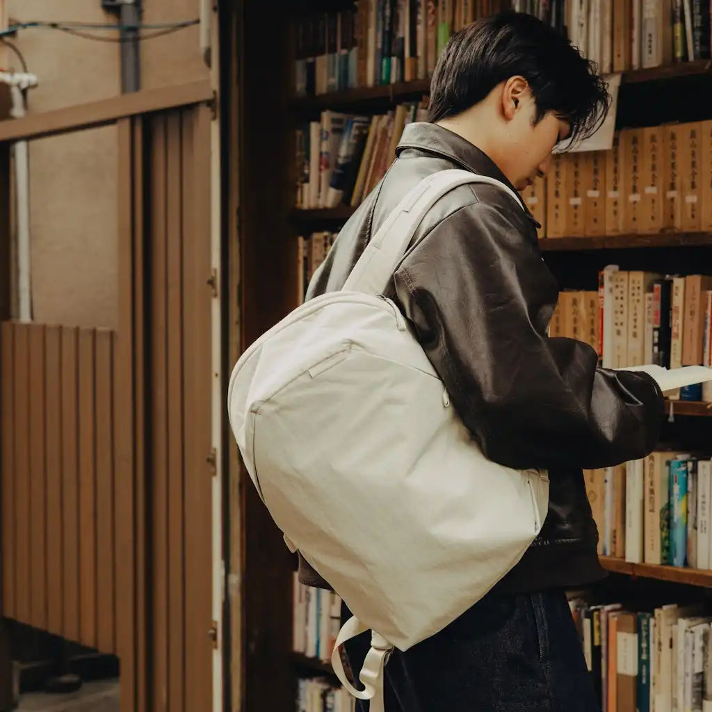 City Backpack | 15L | Moon