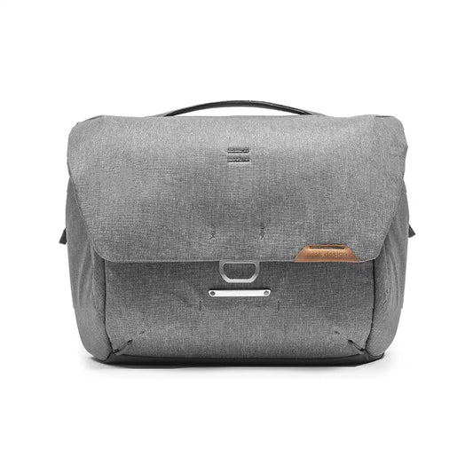 Everyday Messenger | 13L | Ash