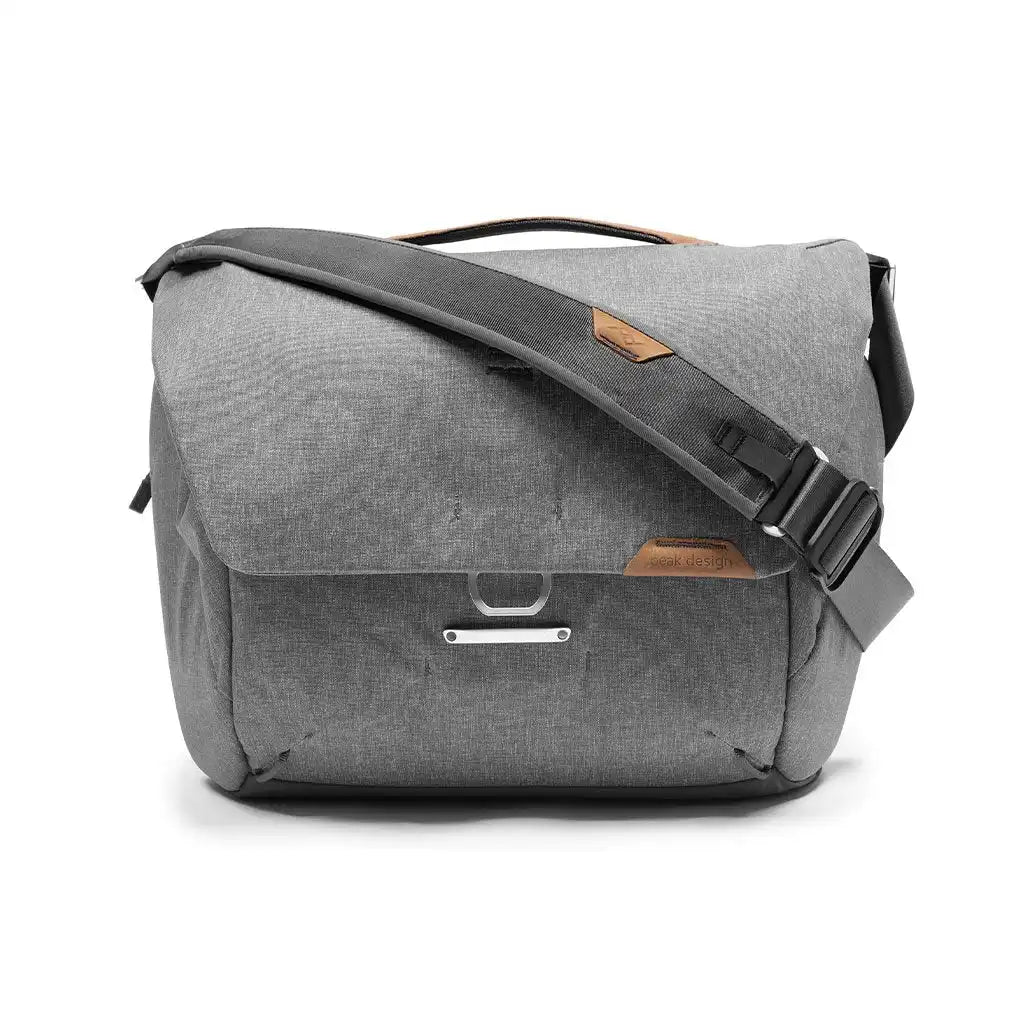Everyday Messenger | 13L | Ash