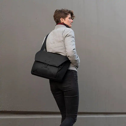 Everyday Messenger | 13L | Black