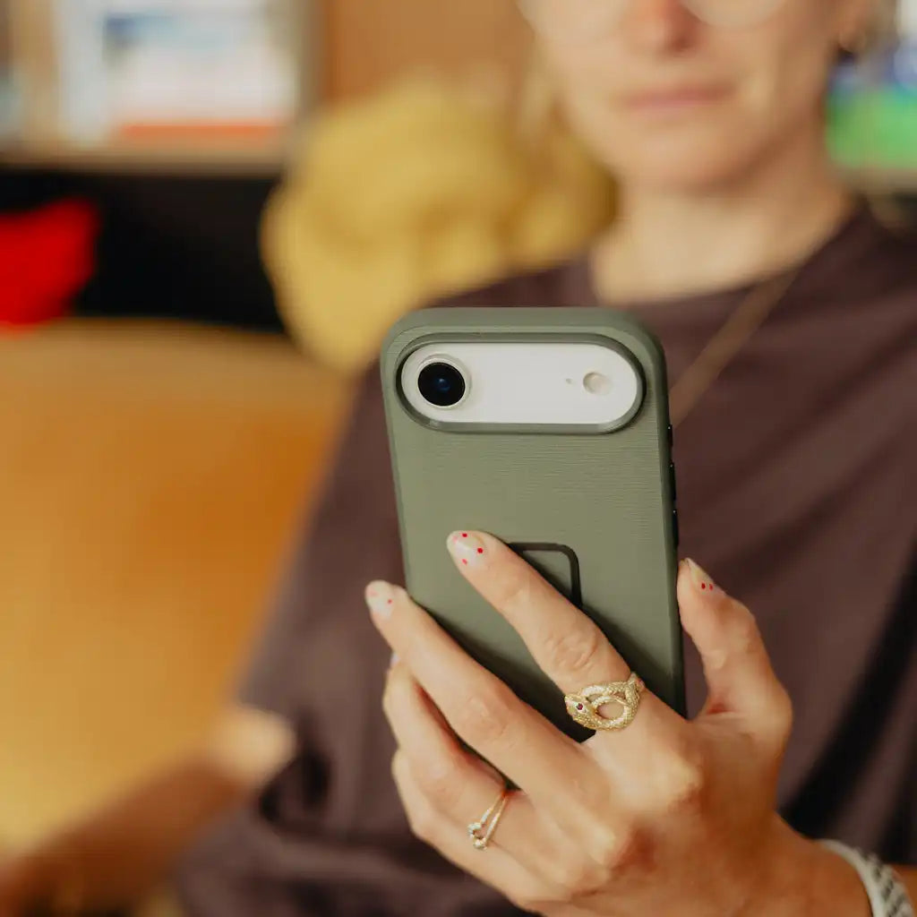 SlimLink Case | iPhone 17 Air | Charcoal